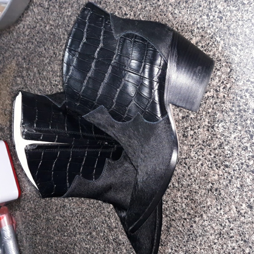 AD&Daughters Calf Hair Booties sz 9